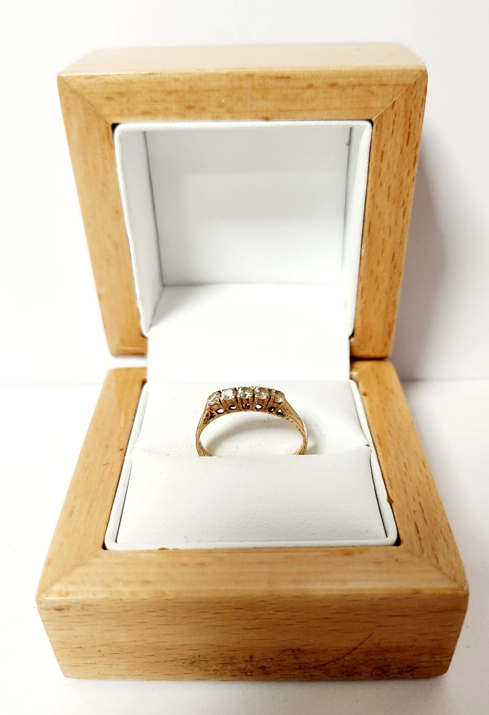 pierscionek-piec-cyrkoni-172g-585-r13-aleja-wolnosci-15b-czestochowa-sj