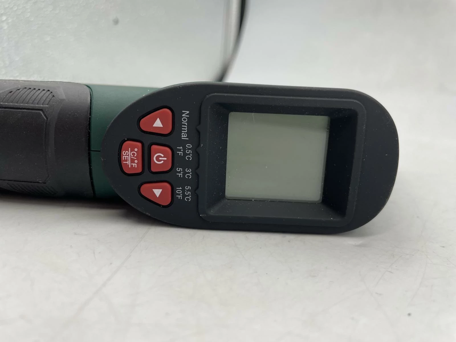 termometr-na-podczerwien-pirometr-parkside-ptia1-stan-11323-2