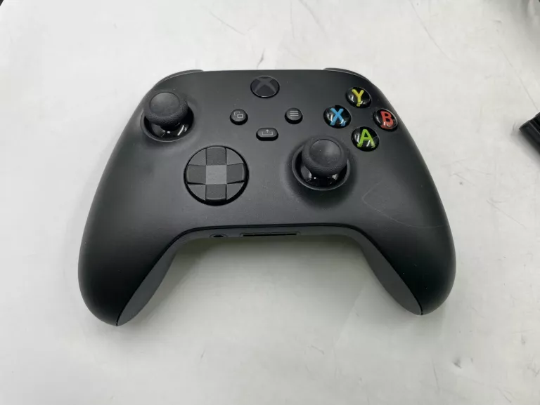 KONSOLA XBOX SERIES X 1882 1T KOMPLET