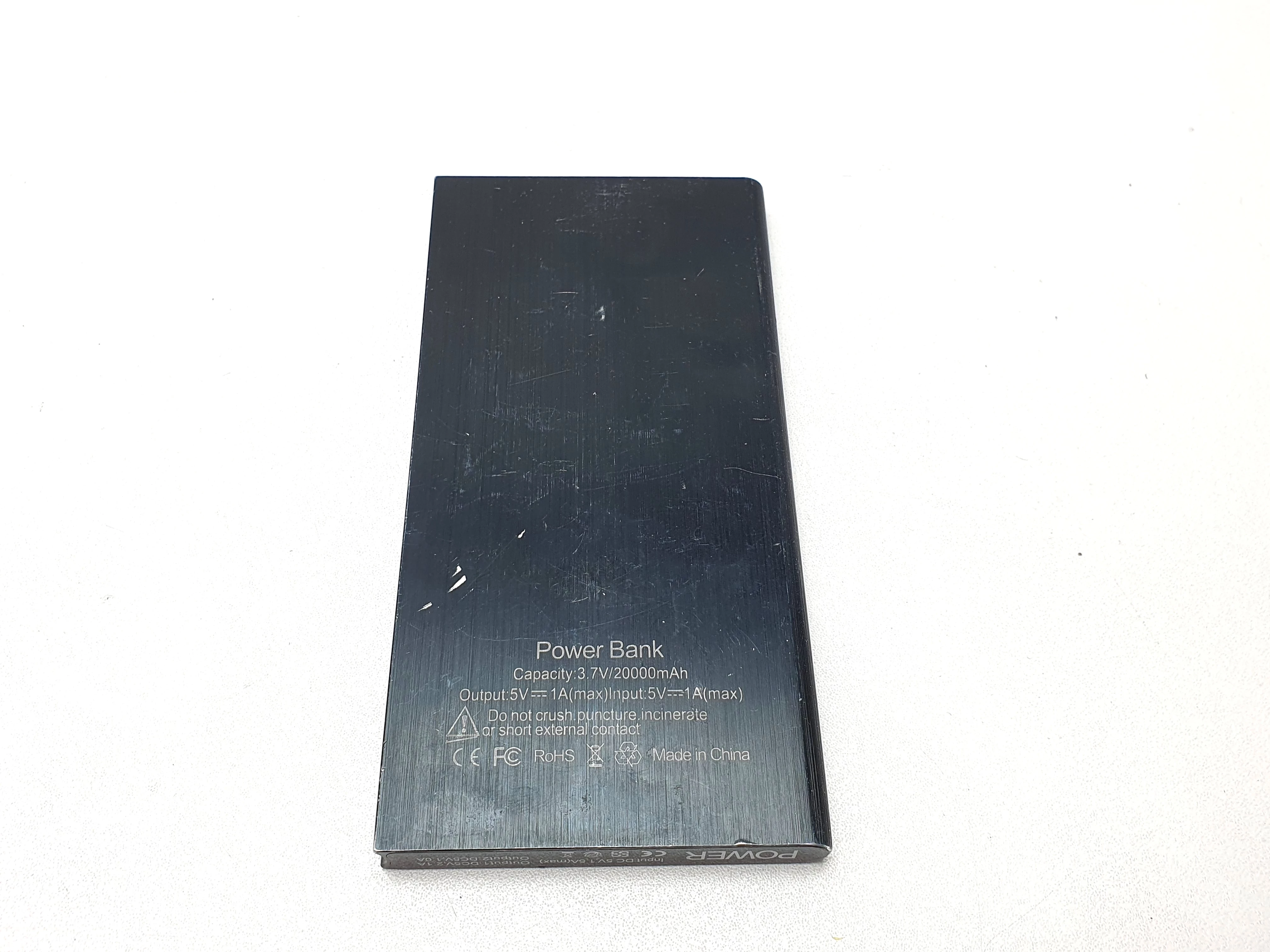 powerbank-czarny-pojemnosc-akumulatora-20000