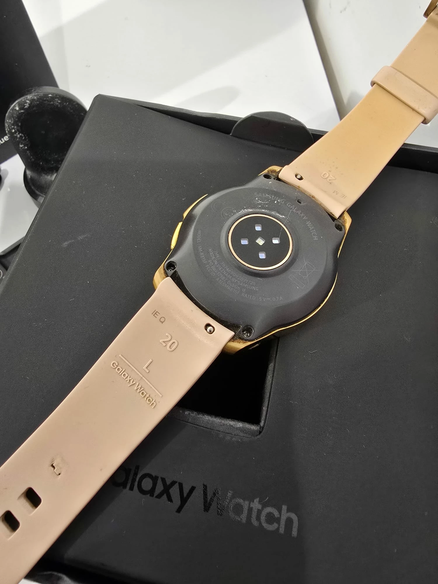 smartwatch-samsung-galaxy-watch-sm-r815f-lte-model-249460-1651273