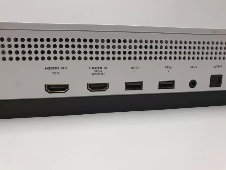 KONSOLA MICROSOFT XBOX ONE S 500GB + PAD