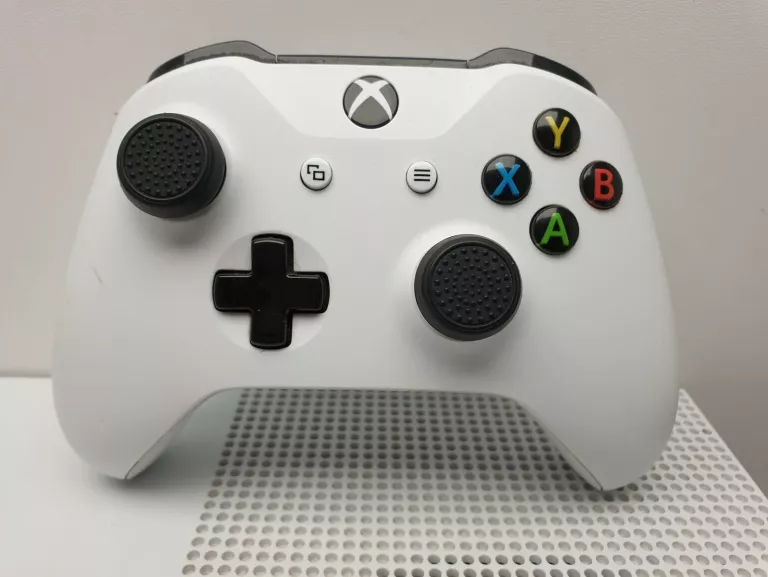 KONSOLA MICROSOFT XBOX ONE S 500GB + PAD