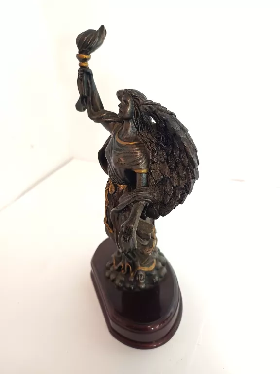 piekna-figurka-bogini-nike-wysokosc-produktu-3600