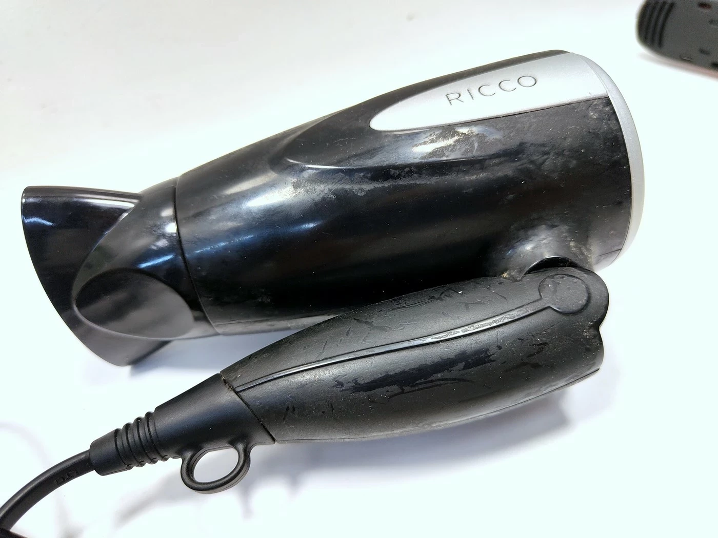 suszarka-do-wlosow-ricco-hd-808-stan-11323-2