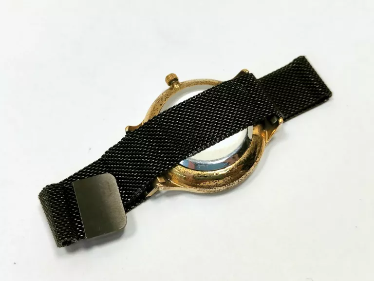 zegarek-parfois-damski-na-czarnej-bransolecie-wodoszczelnosc-129221-6