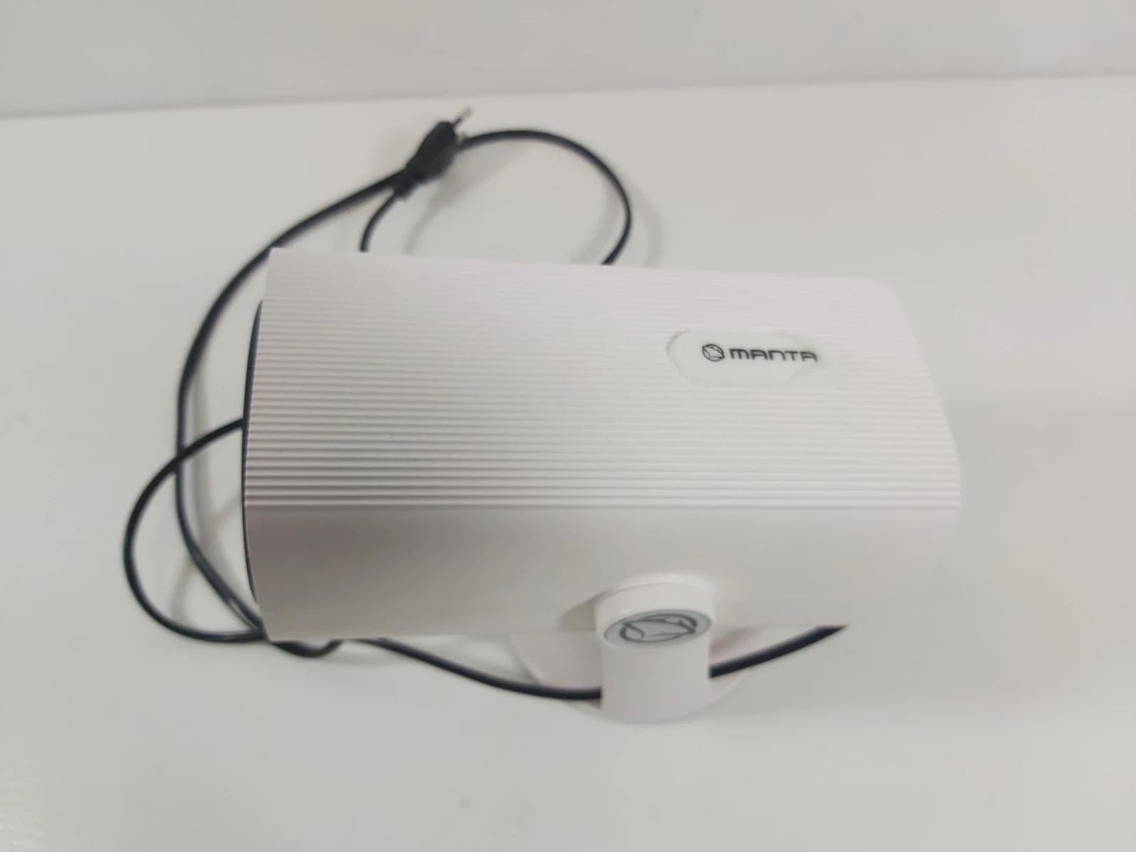 projektor-led-manta-pma202a24-smart-tv-pilot-etui-stan-11323-2