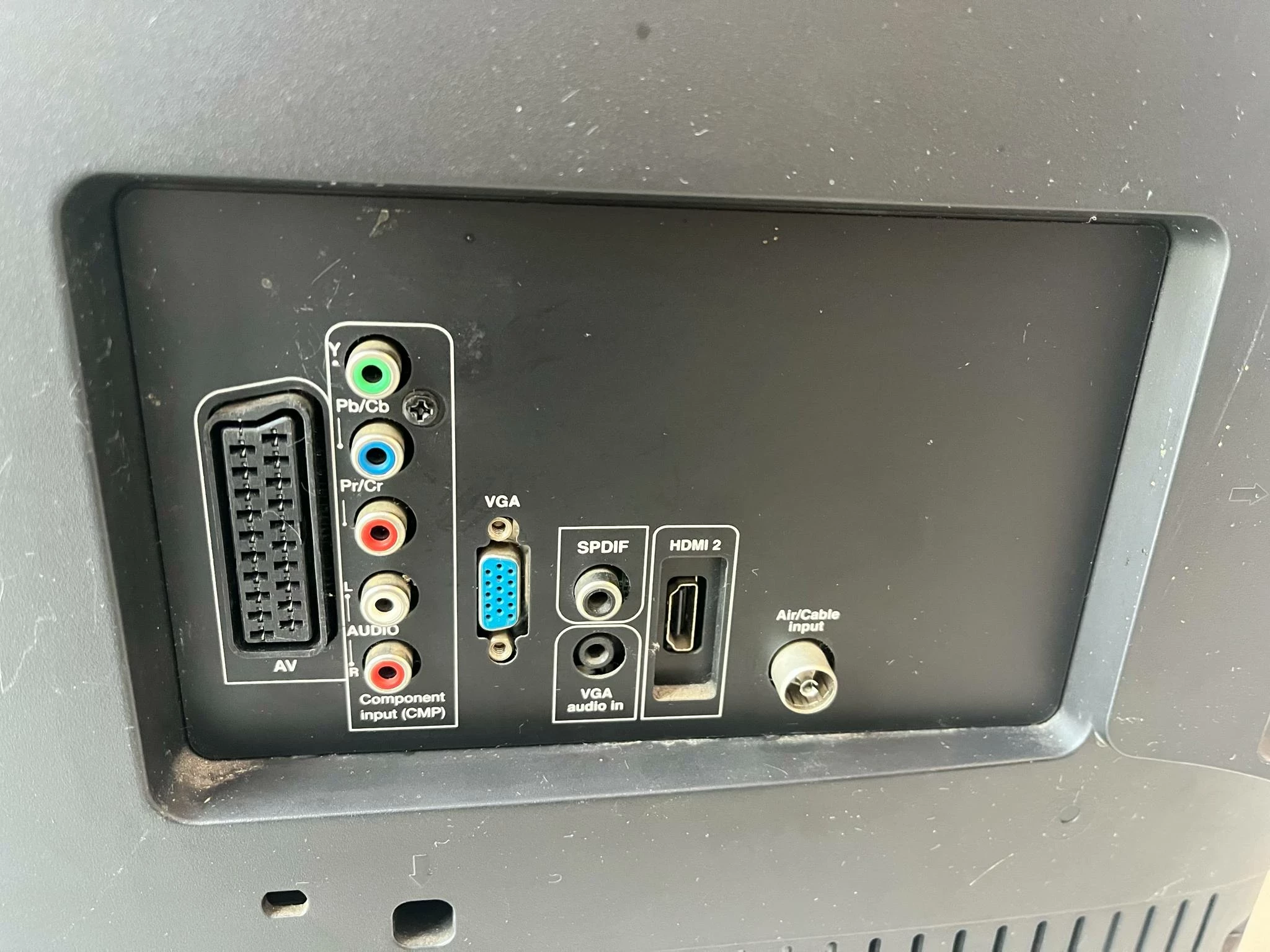 telewizor-thomson-32hs2246c-przekatna-ekranu-cale-32