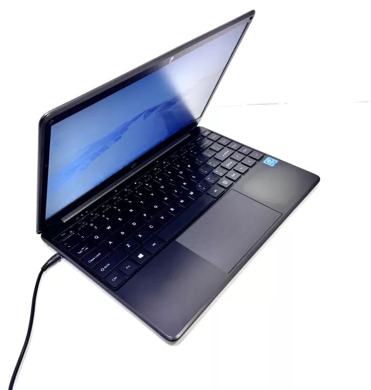 LAPTOP TECHBITE ZIN 3 14.1 + CZARNE ETUI + ZASILACZ