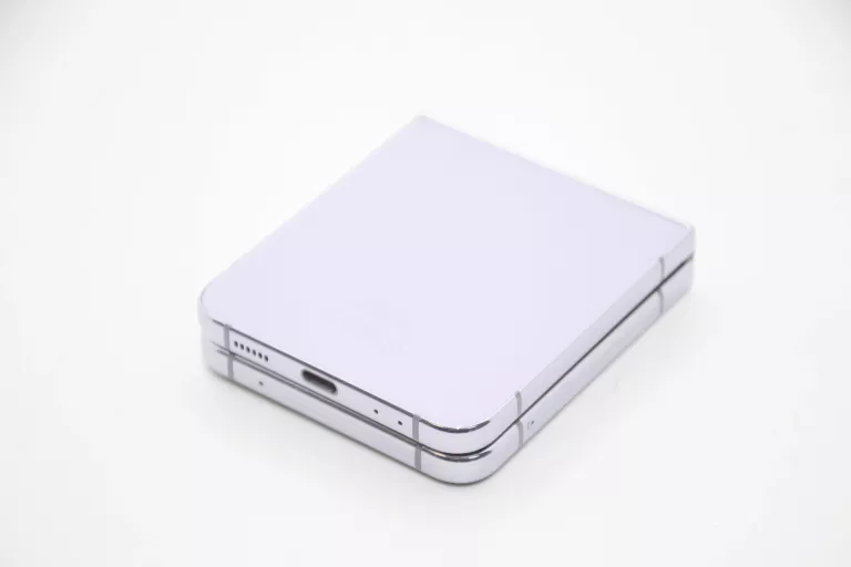 telefon-samsung-galaxy-z-flip-4-wbudowana-pamiec-202869-214189