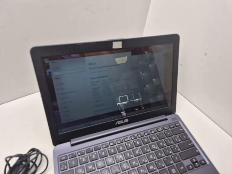 LAPTOP NOTEBOOK ASUS E203M 4 GB RAM 60 HDD WIN 10 + ŁAD