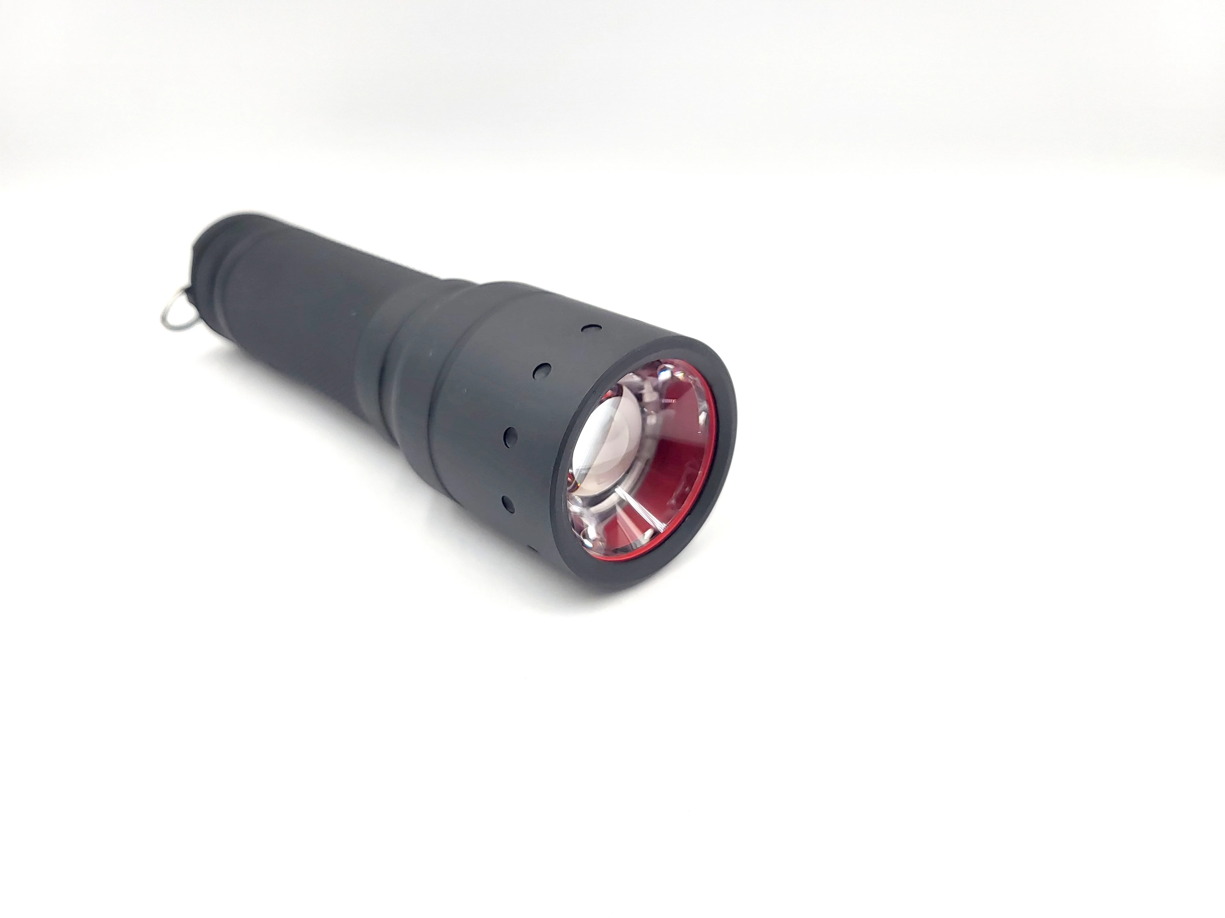 latarka-ledlenser-p72-320-lumenow-do-260-metrow-ipx4-advanced-focus-syste-zasilanie-209202-1769477