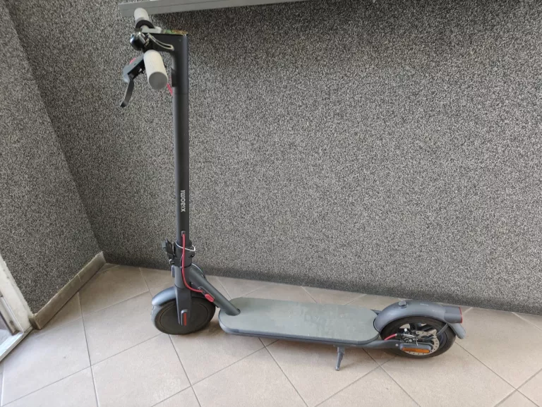 HULAJNOGA ELEKTRYCZNA XIAOMI ELECTRIC SCOOTER 4