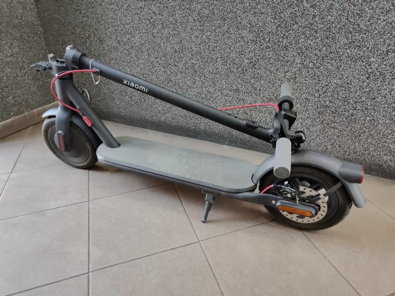 HULAJNOGA ELEKTRYCZNA XIAOMI ELECTRIC SCOOTER 4