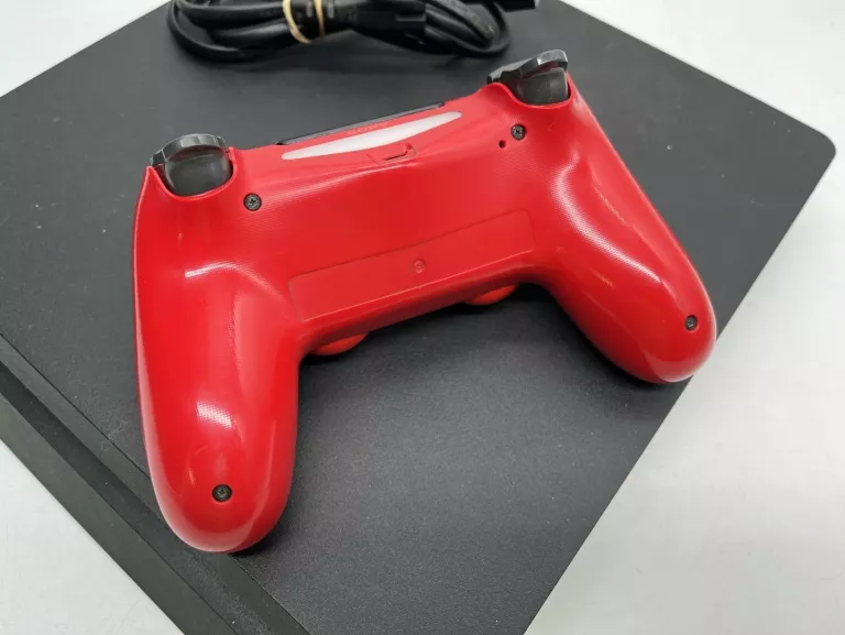 KONSOLA PS4 500GB CUH-2216A + PAD