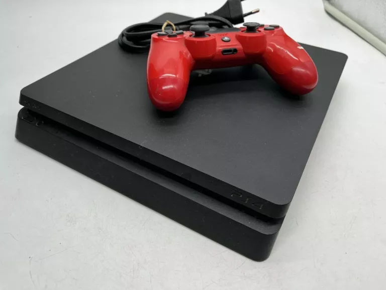 KONSOLA PS4 500GB CUH-2216A + PAD