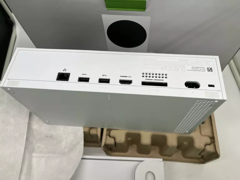 KONSOLA XBOX SERIES S 1TB + PAD PUDEŁKO KOMPLET