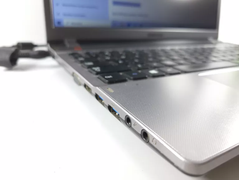 laptop-samsung-np550p5c-i5-3210m-6698gb-w10-home-kod-producenta-samsung-np550p5c-t03pl