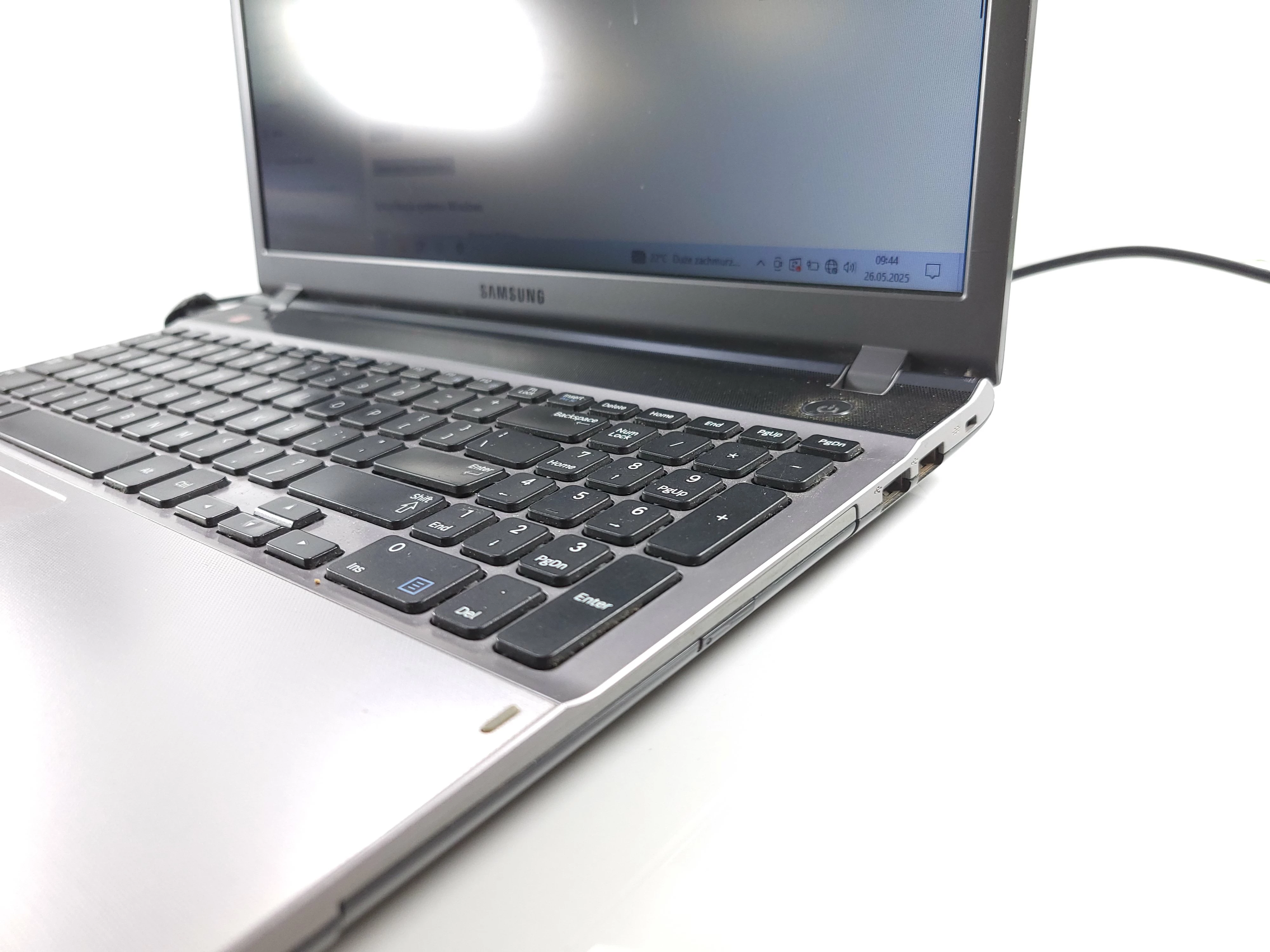 laptop-samsung-np550p5c-i5-3210m-6698gb-w10-home-przekatna-ekranu-1560