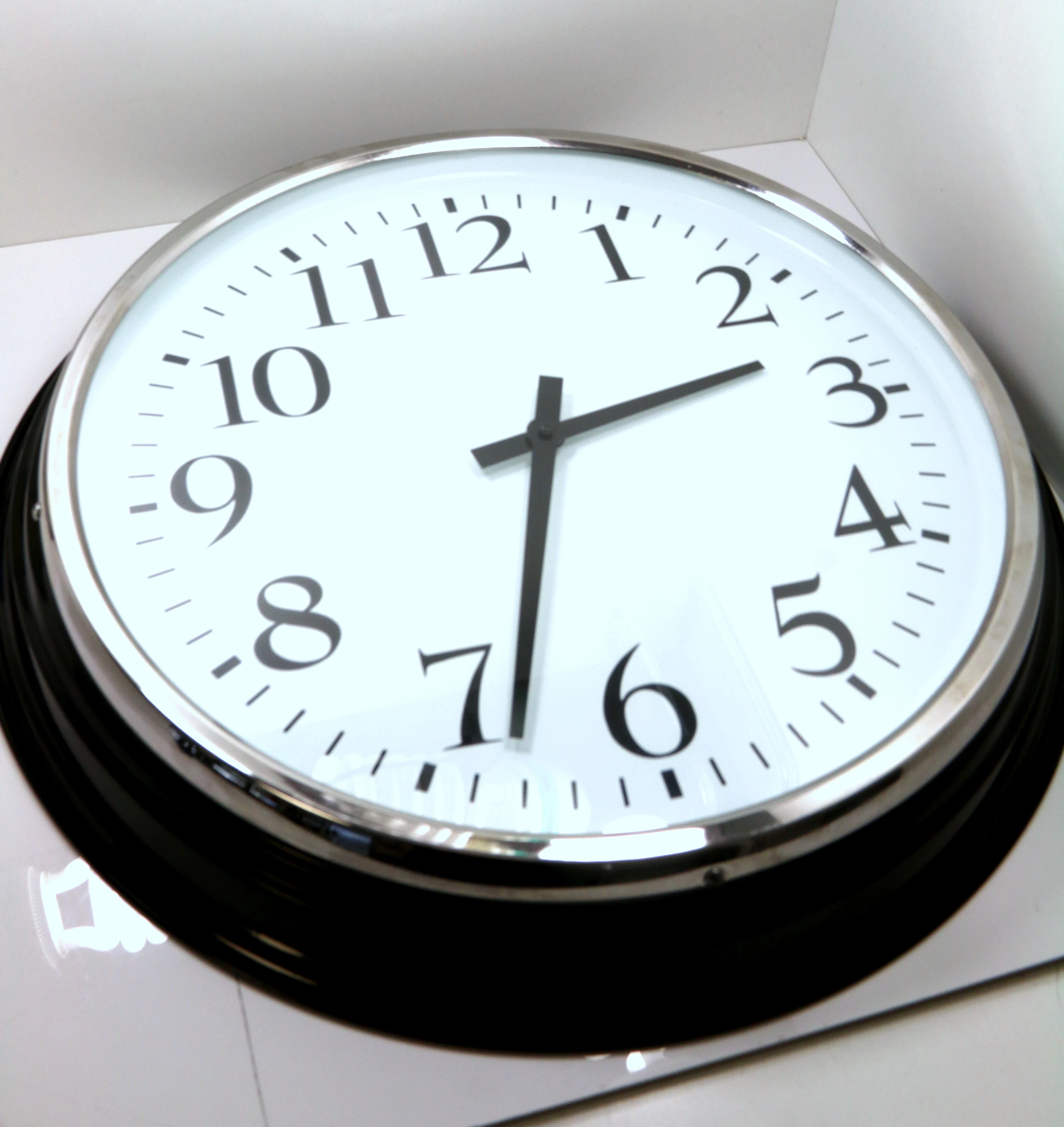 zegar-scienny-ikea-bravur-59-cm-typ-18114-2