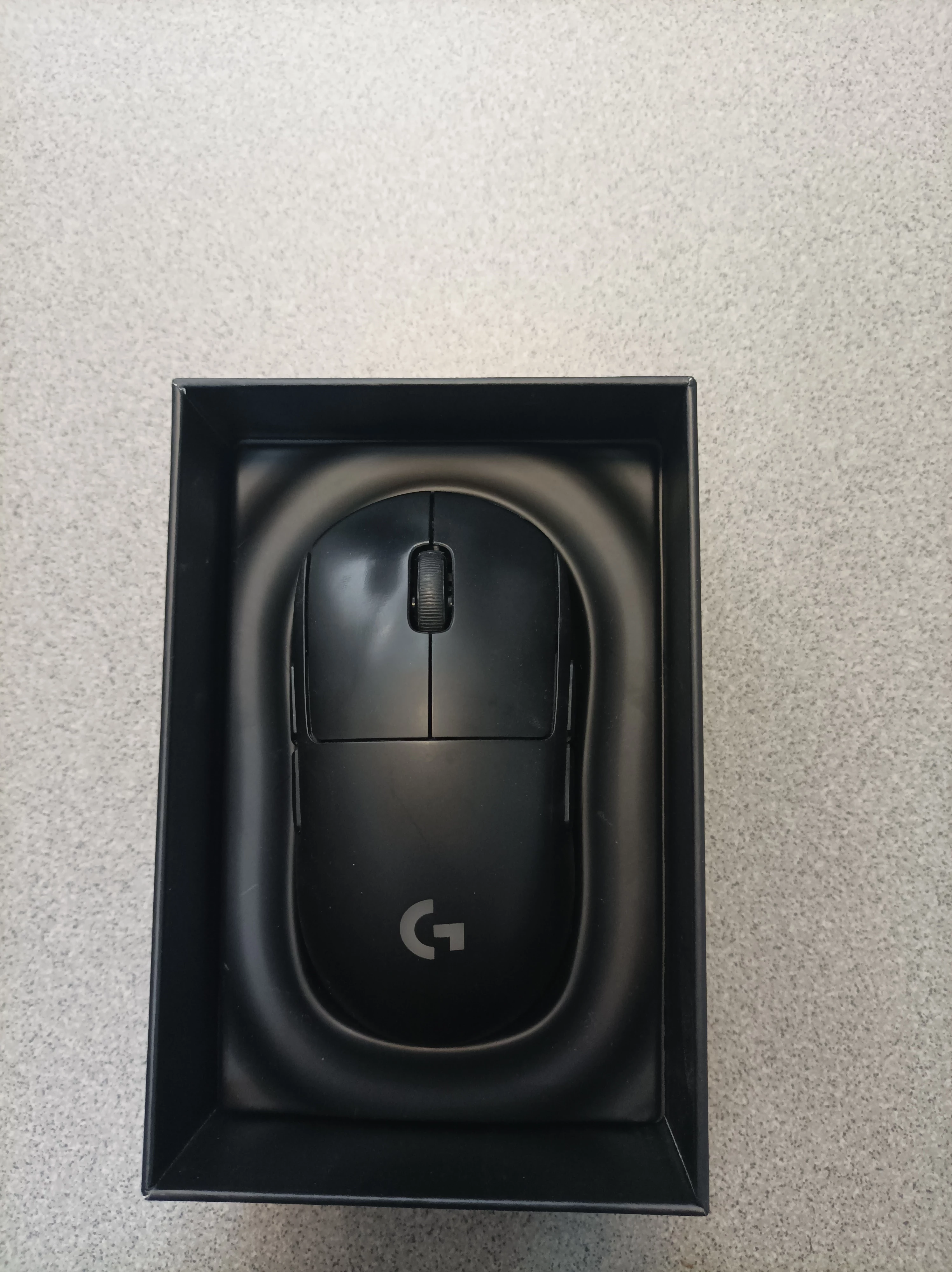 myszka-bezprzewodowa-logitech-interfejs-517-2