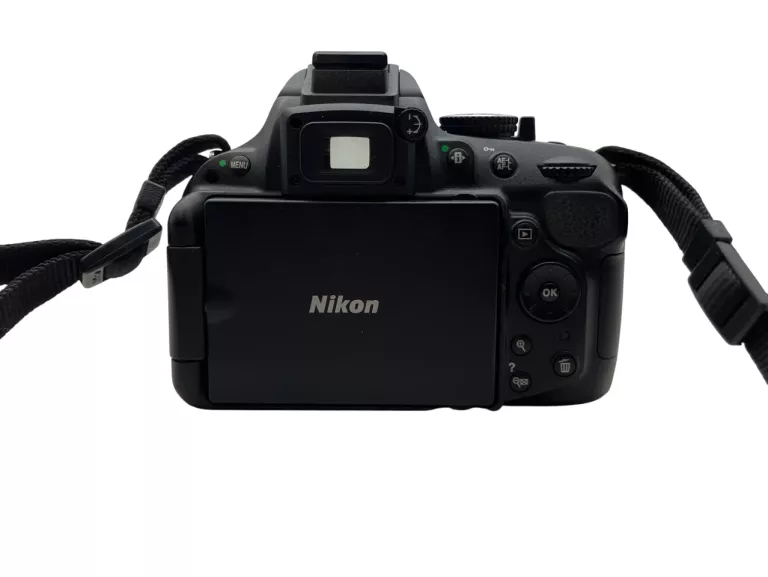 LUSTRZANKA NIKON D5200 + OBIEKTYW AF-S MICRO NIKKOR 40MM - PRZEBIEG 11667!