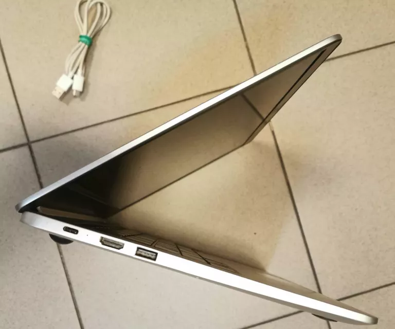 LAPTOP HUAWEI MATEBOOK KPL-W00 KABEL