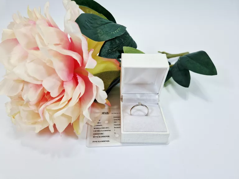 PIERŚCIONEK VERONA 333 DIAMENT 0,07CT 1,15 G R14