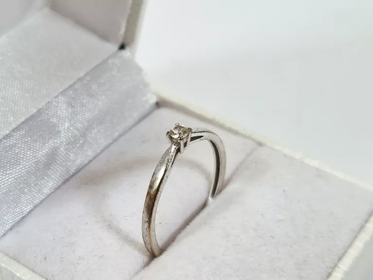 PIERŚCIONEK VERONA 333 DIAMENT 0,07CT 1,15 G R14