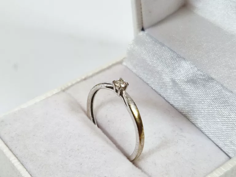 PIERŚCIONEK VERONA 333 DIAMENT 0,07CT 1,15 G R14