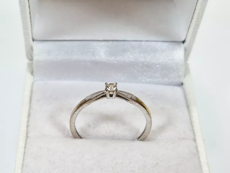 PIERŚCIONEK VERONA 333 DIAMENT 0,07CT 1,15 G R14