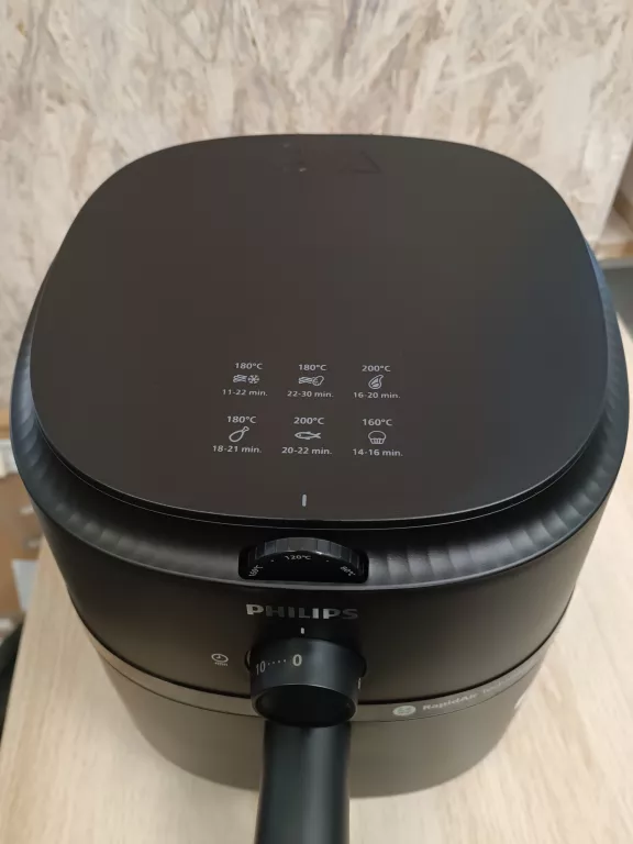 AIRFRYER PHILIPS 1000 SERIES 4.2L IGŁA
