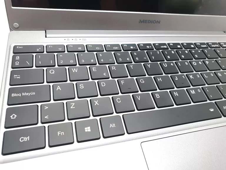 LAPTOP MEDION E14403 I3-7 GEN 4 RAM 128 SSD ZASILACZ