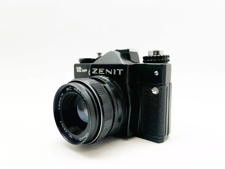 APARAT ZENIT 12XP + OBIEKTYW HELIOS 58/2 + POKROWIEC