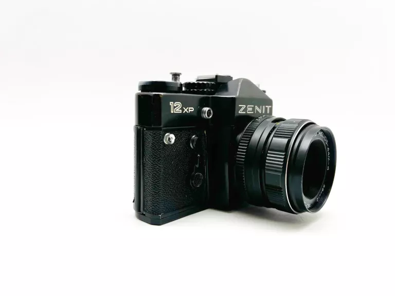 APARAT ZENIT 12XP + OBIEKTYW HELIOS 58/2 + POKROWIEC