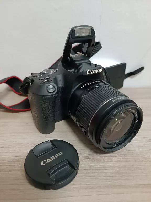 APARAT CANON EOS 200D