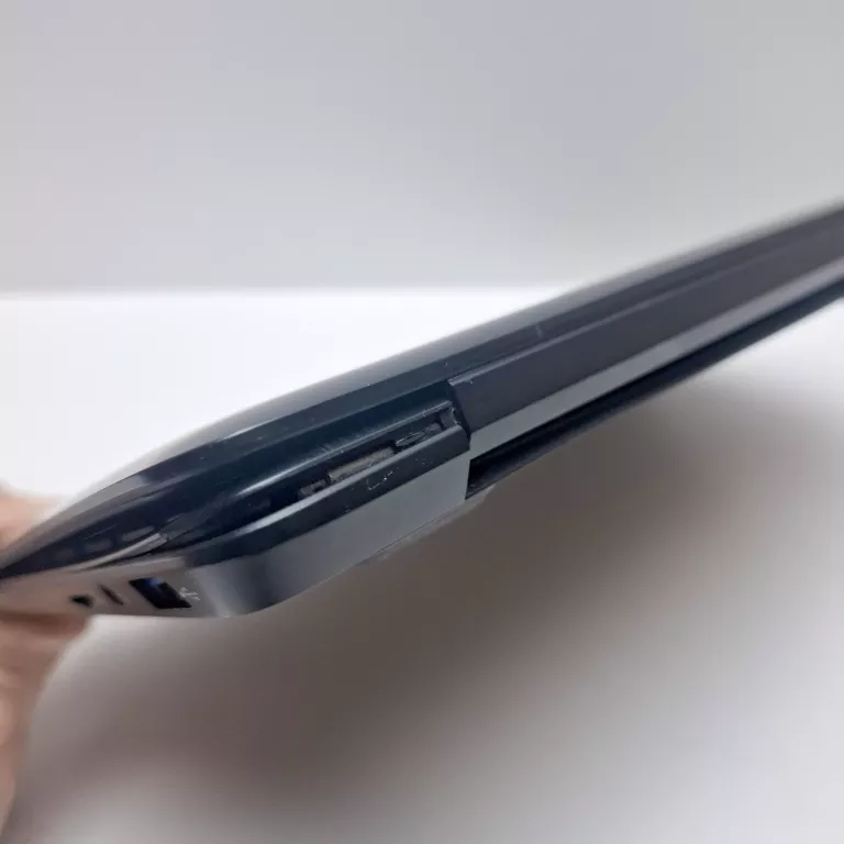 LAPTOP TECHBITE ZIN 2 4/64GB