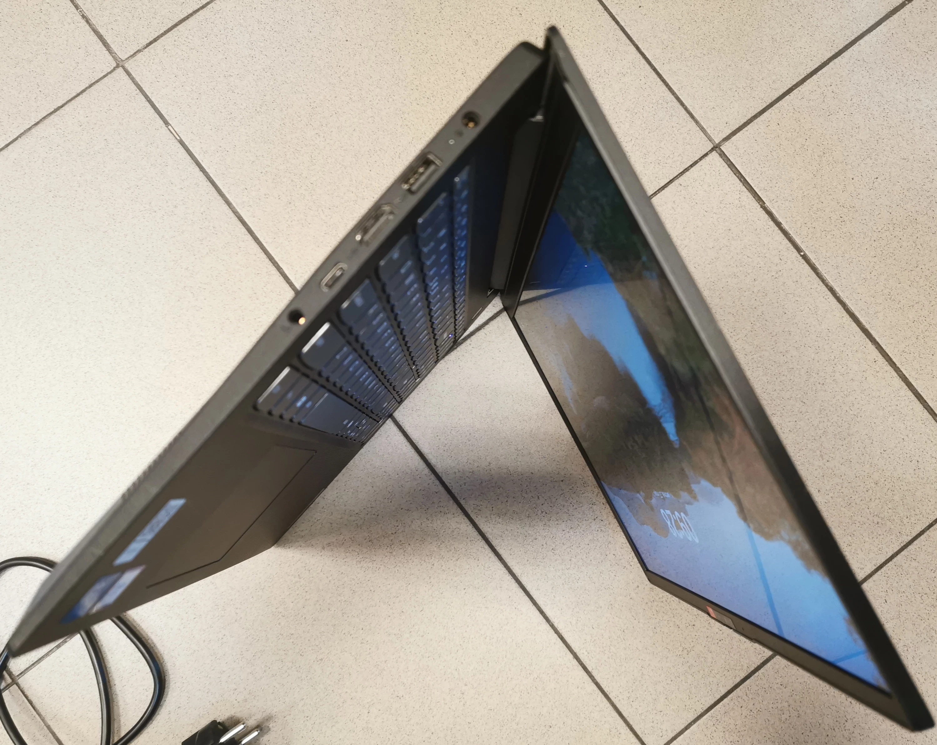 laptop-lenovo-v15-g5-irl-kpl-paragon-gwarancja-typ-dysku-twardego-128550-2