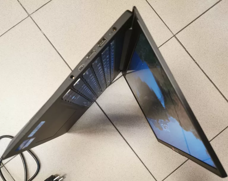 LAPTOP LENOVO V15 G5 IRL KPL PARAGON GWARANCJA