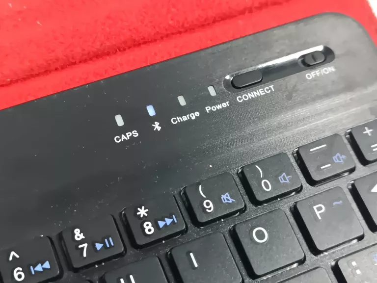 ETUI Z KLAWIATURĄ BLUETOOTH NA TABLET 7 CALI