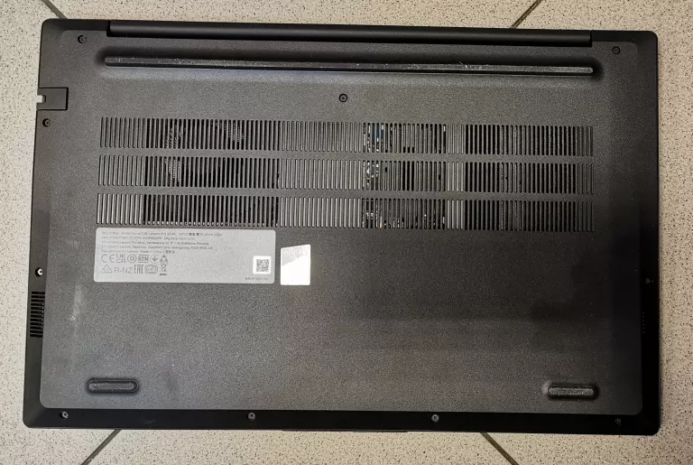 LAPTOP LENOVO V15 G5 IRL KPL PARAGON GWARANCJA