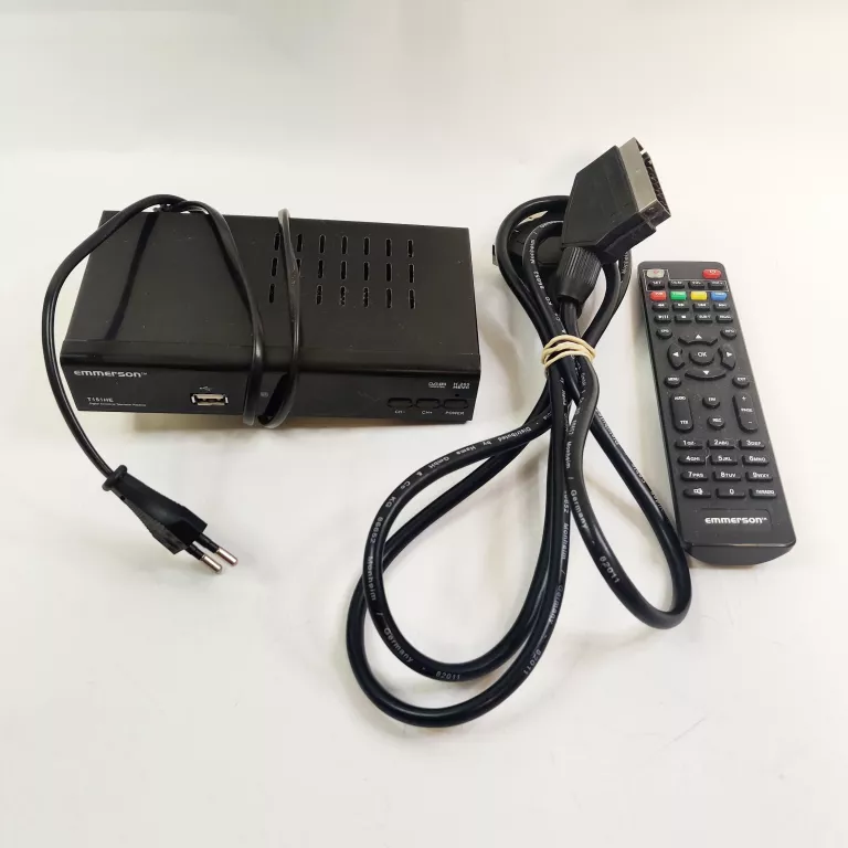 TUNER DVBT-2 EMMERSON T151HE + PILOT + KABEL