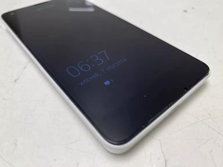 TELEFON NOKIA LUMIA 550