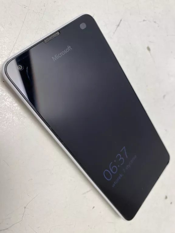 TELEFON NOKIA LUMIA 550