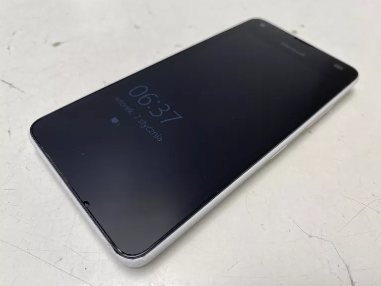 TELEFON NOKIA LUMIA 550