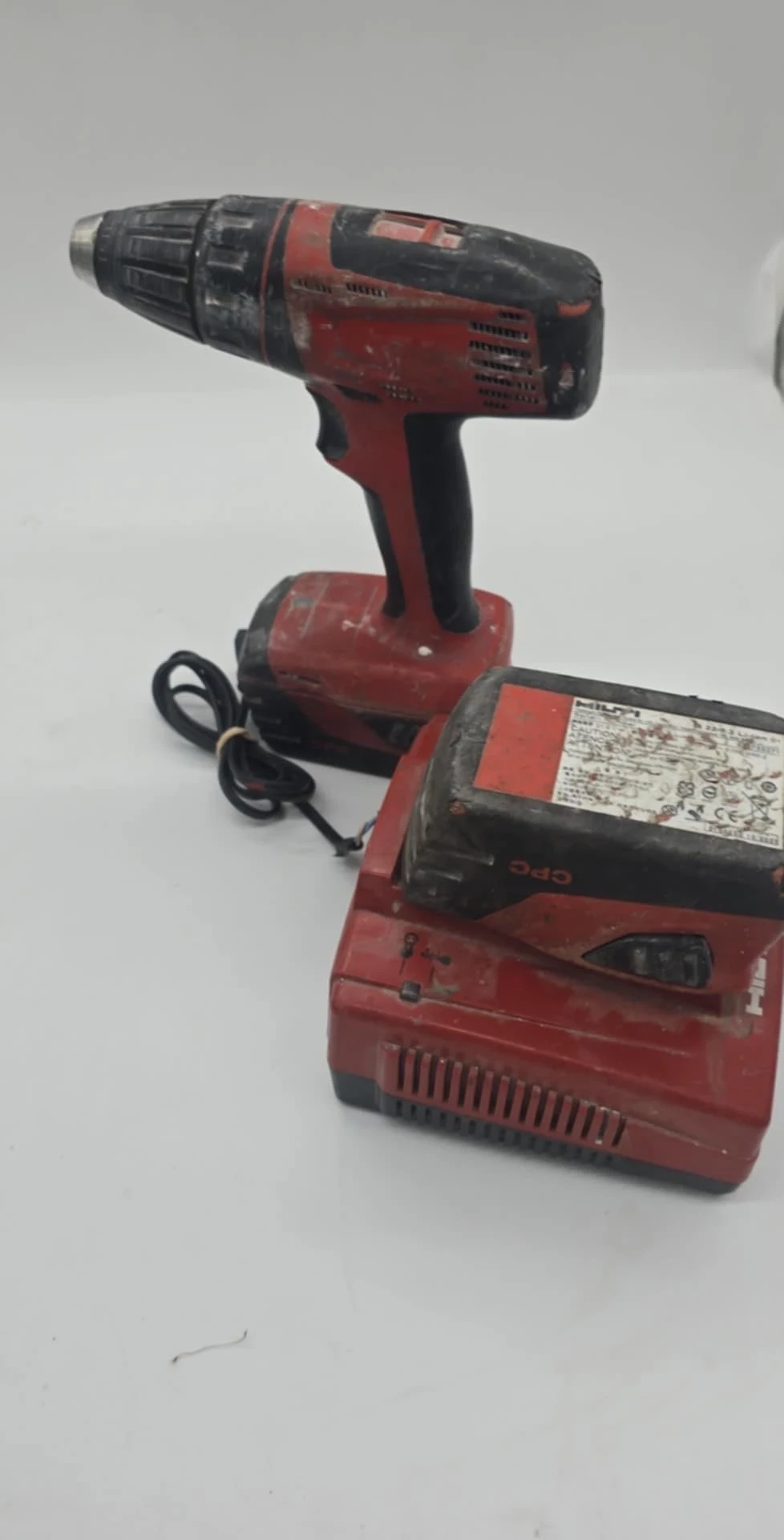 wkretarka-hilt-sfc-22-a-2-x-akumulator-ladowarka-pilsudskiego-4-oborniki