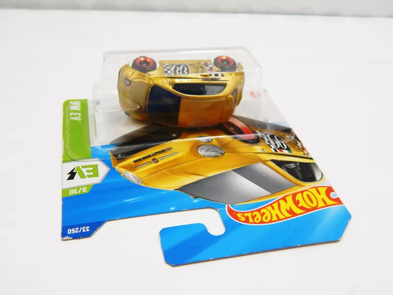HOT WHEELS 3/10 FIAT 500E