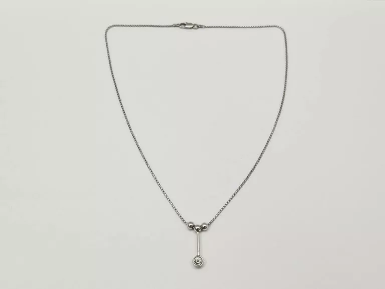 SREBRNY ŁAŃCUSZEK Z WISIORKIEM 3,97G P.925 DŁ:42CM