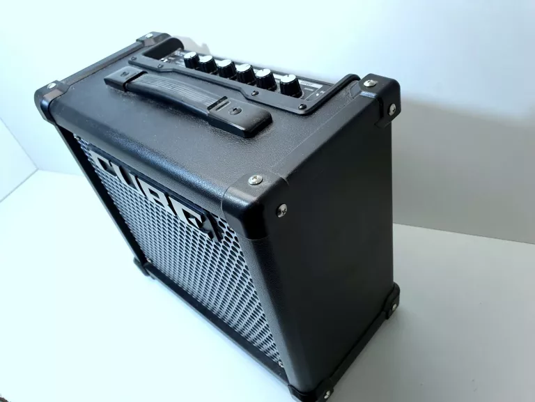 WZMACNIACZ GITAROWY ROLAND CUBE 10GX