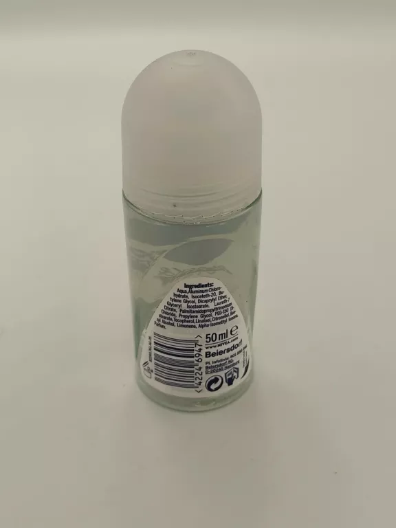 NIVEA INVISIBLE CLEAR BLACK&WHITE ANTYPERSPIRANT DAMSKI KULKA ROLL-ON 50ML
